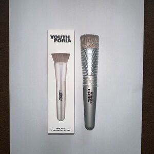 Youthforia 303 Oval Silver Foundation Brush